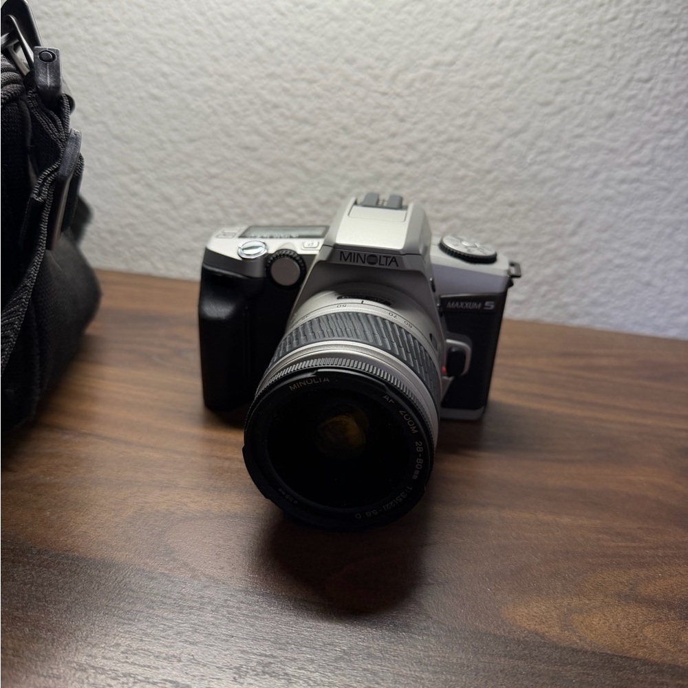 Minolta Maxxum 5 Silver Digital Camera